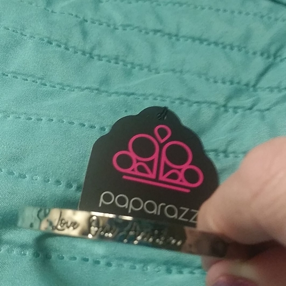 Bracelets - Picture 4 of 7